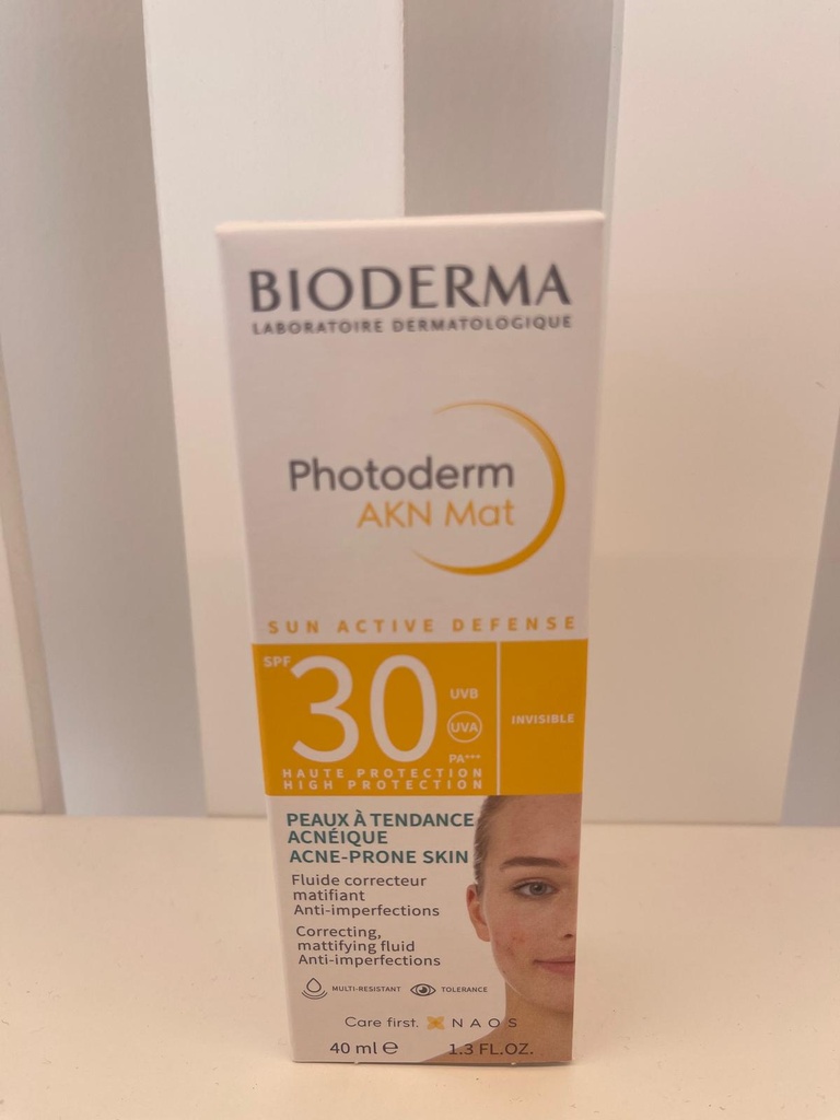 Photoderm AKN Mat SPF 30